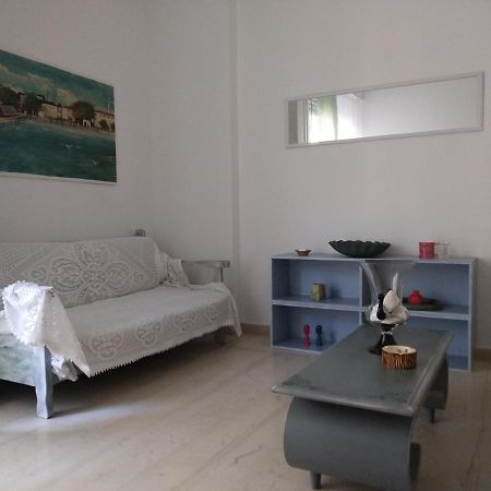Experience An Easy Living Place Downtown In Athena Bagian luar foto
