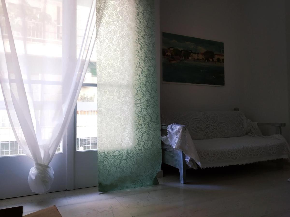 Experience An Easy Living Place Downtown In Athena Bagian luar foto