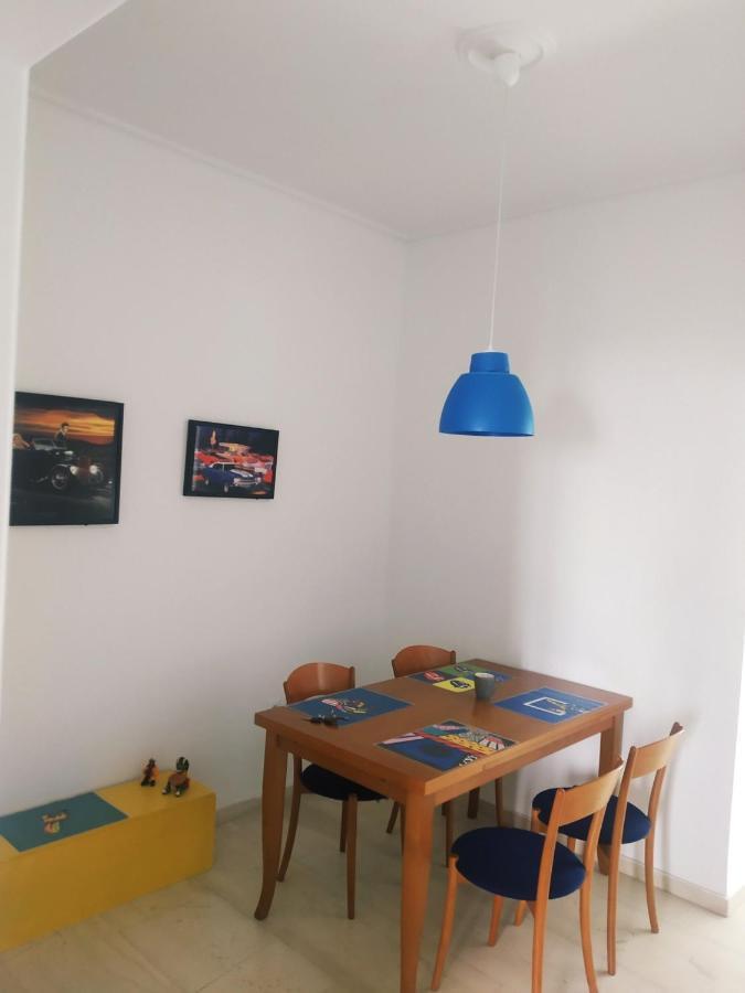 Experience An Easy Living Place Downtown In Athena Bagian luar foto
