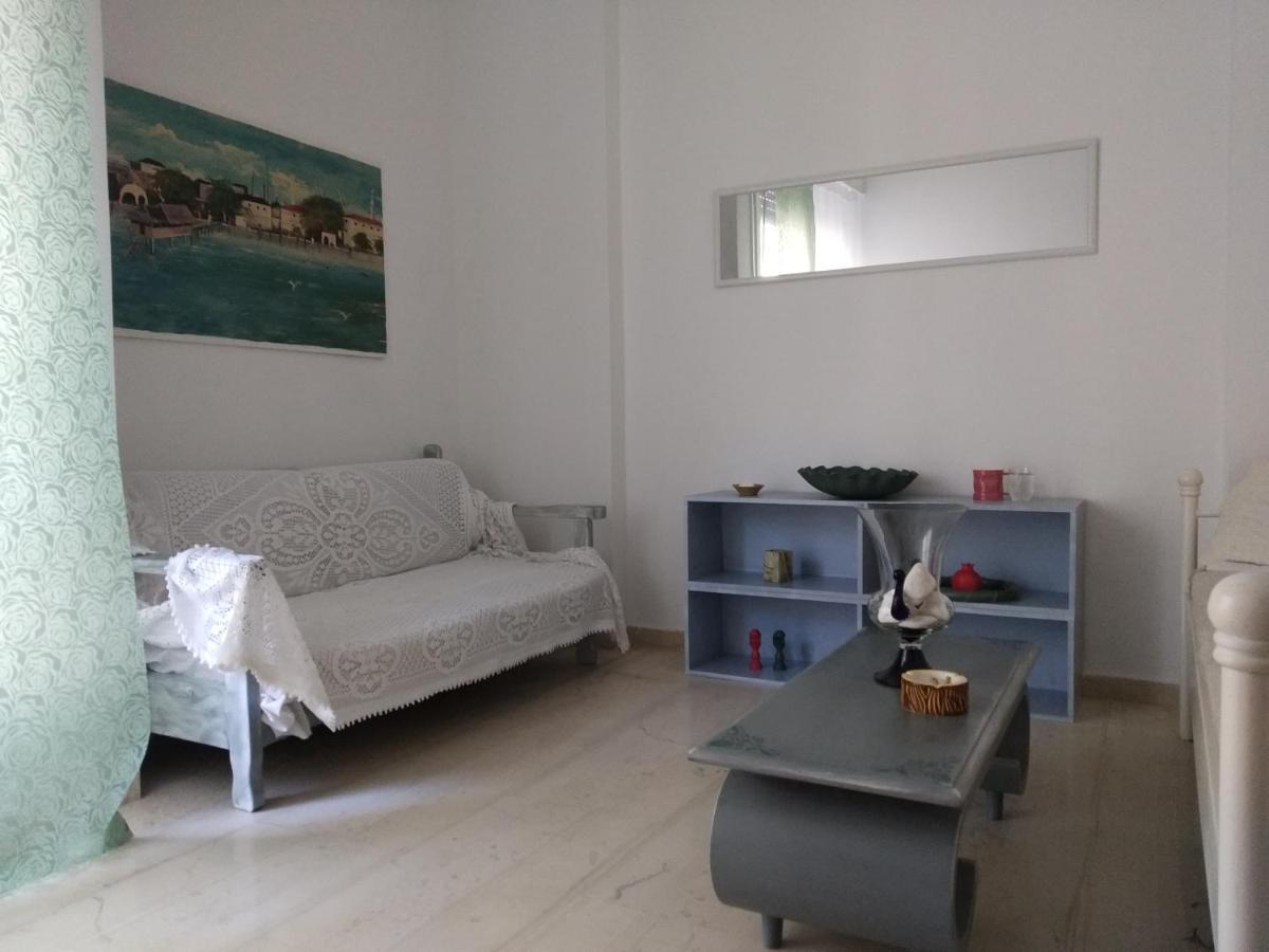 Experience An Easy Living Place Downtown In Athena Bagian luar foto