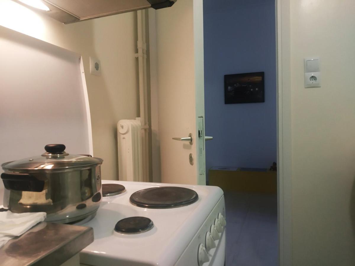 Experience An Easy Living Place Downtown In Athena Bagian luar foto